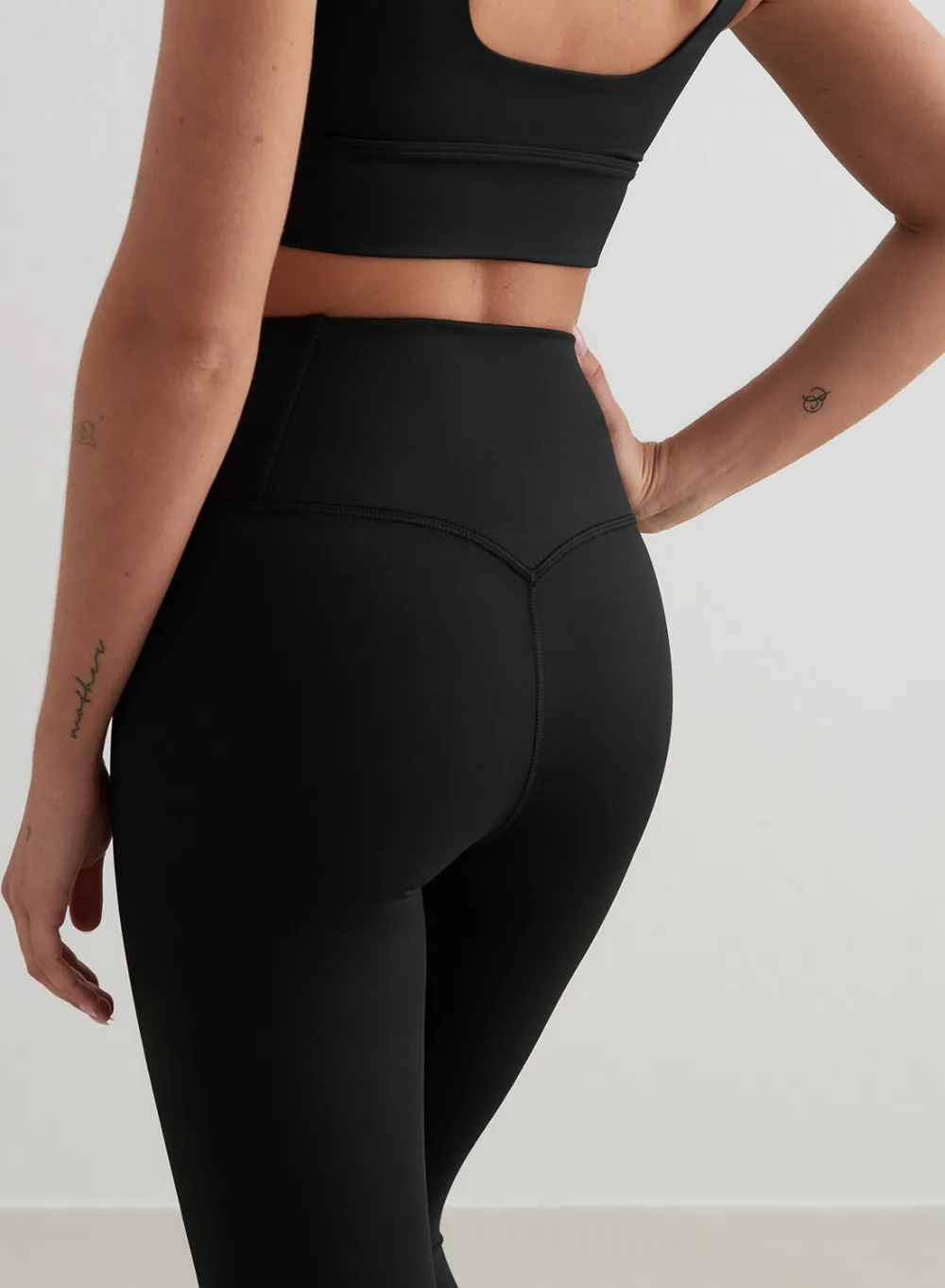 Treningstights|Tights i Kjernemateriale^AIM’N Core Tights Black