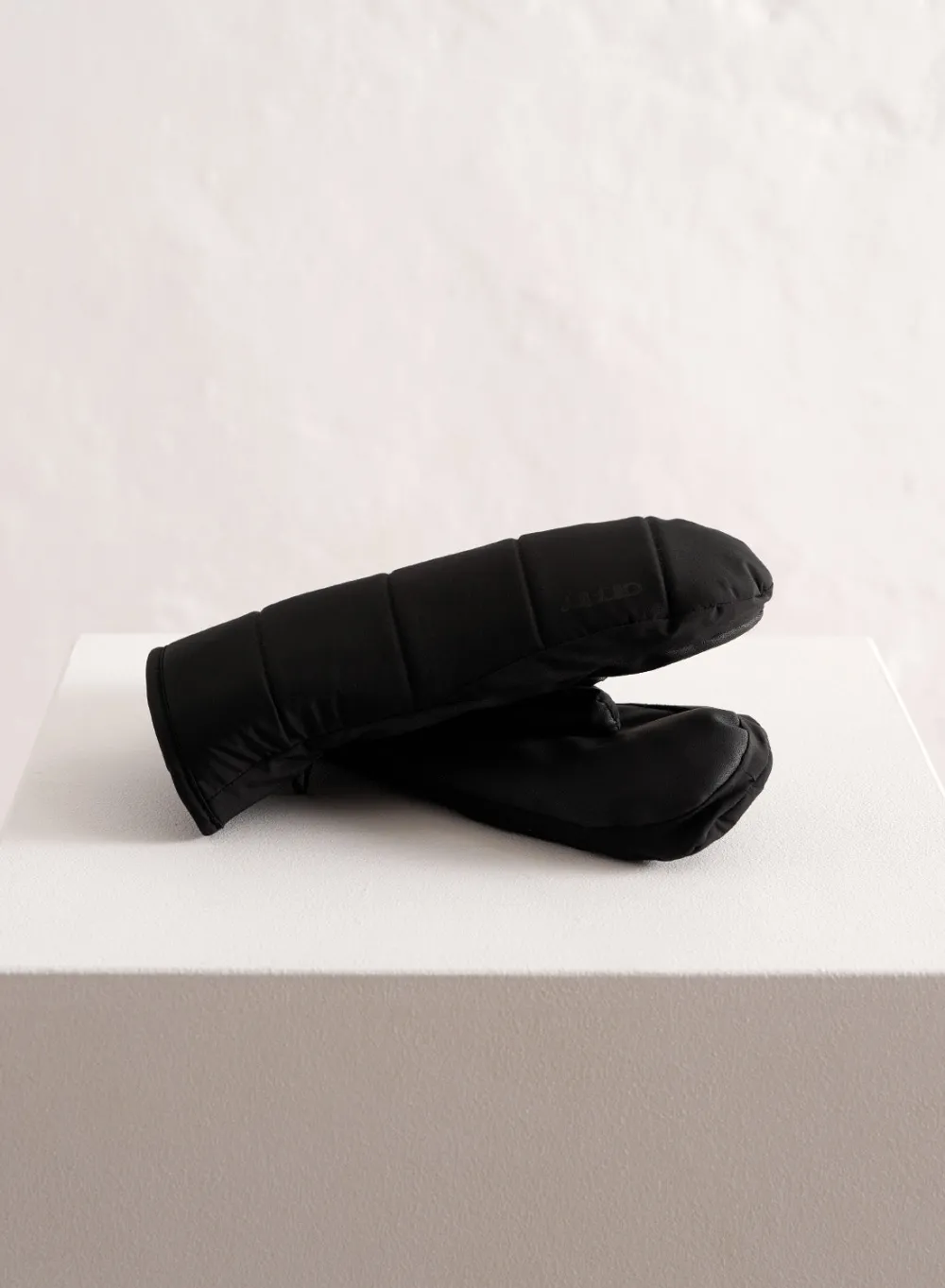 Luer, Hansker, Skjerf^AIM’N Black Padded Mittens