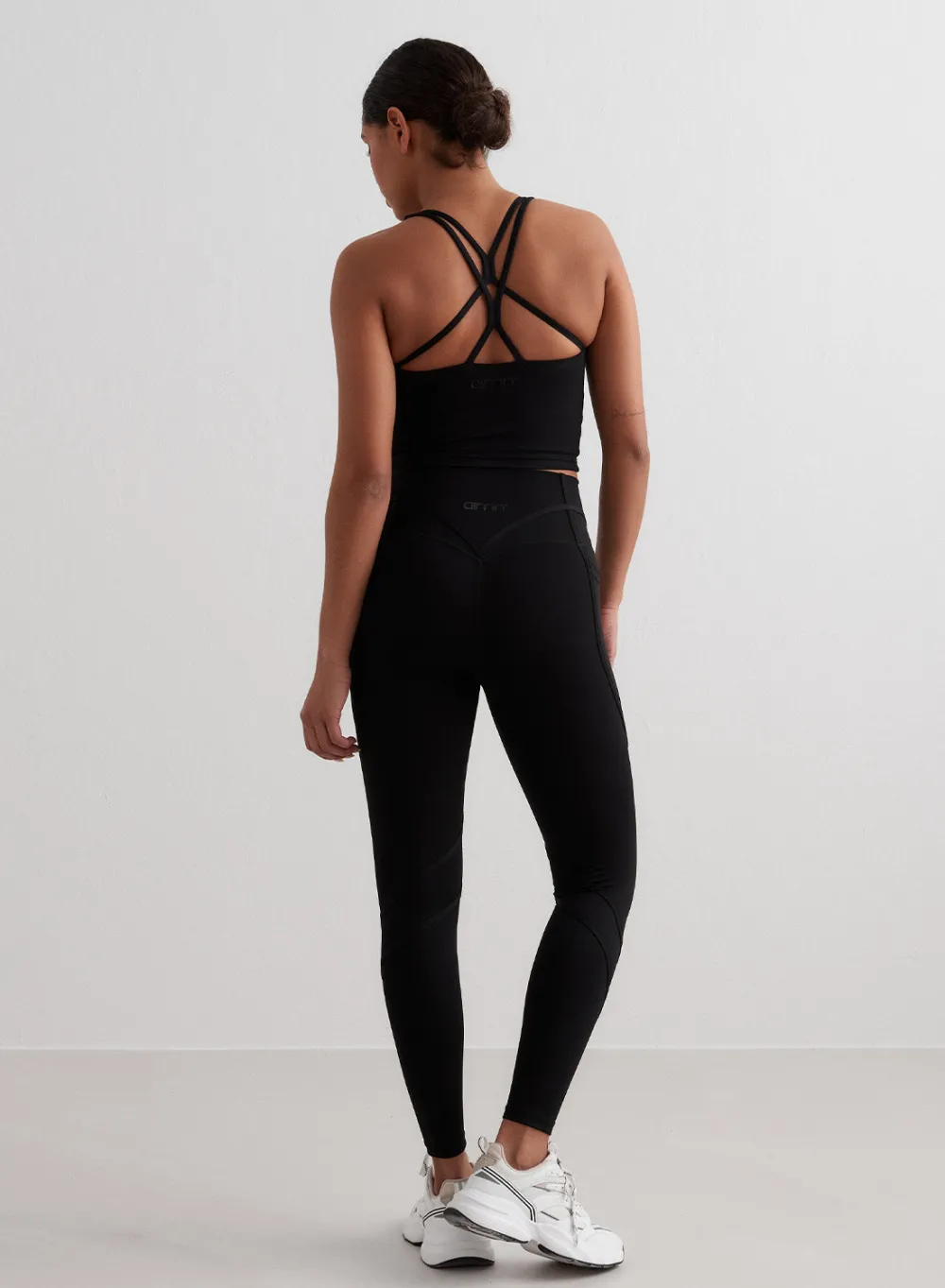 Strap Bras|Tank Tops Og Trenings Tank Tops^AIM’N Sculpting Strappy Bralette Black