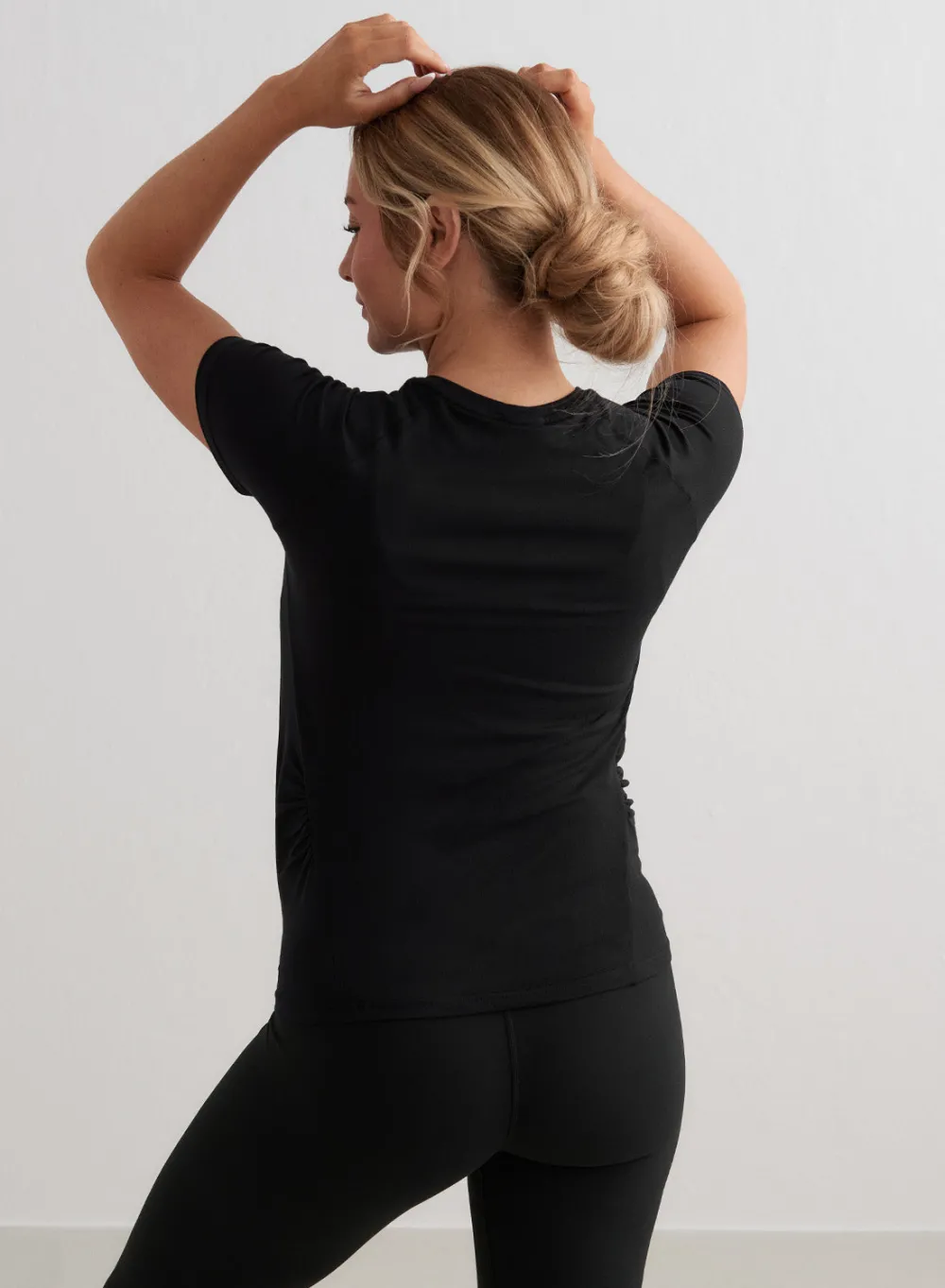 T-skjorter|Trenings-T-shirts^AIM’N Black Soft Basic Maternity Short Sleeve