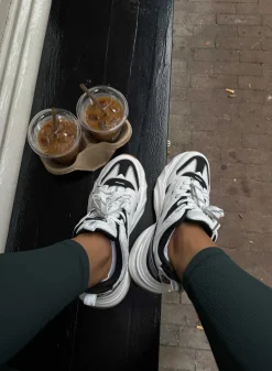 Sneakers^AIM’N Black/white Athena 100 black / white