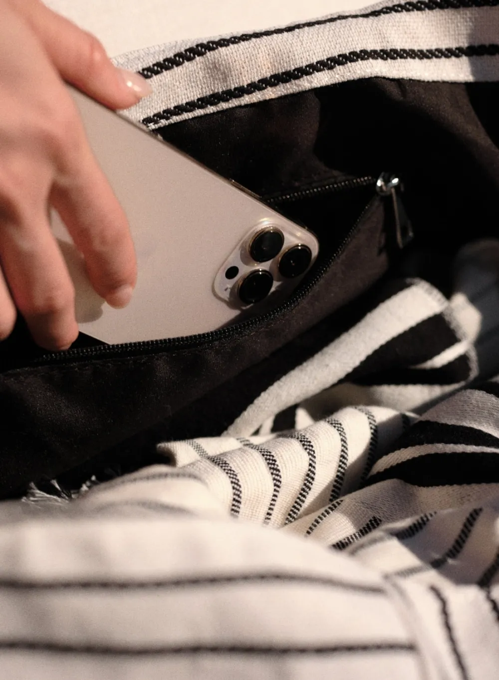 Treningsposer^AIM’N Off-white Beach Tote Bag