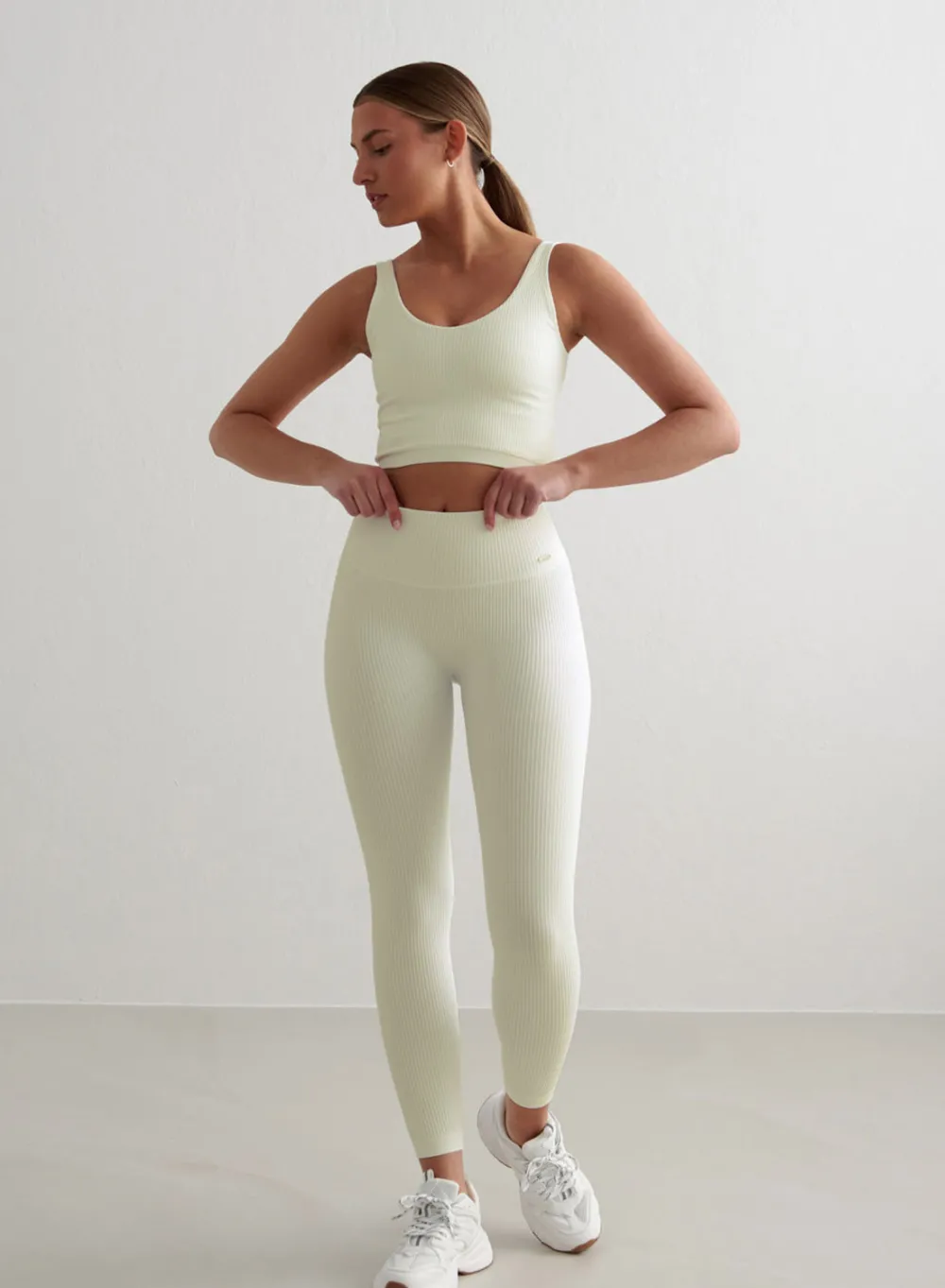 Treningstights|Ribbete Tights^AIM’N Off-White Ribbed Seamless Tights Off white
