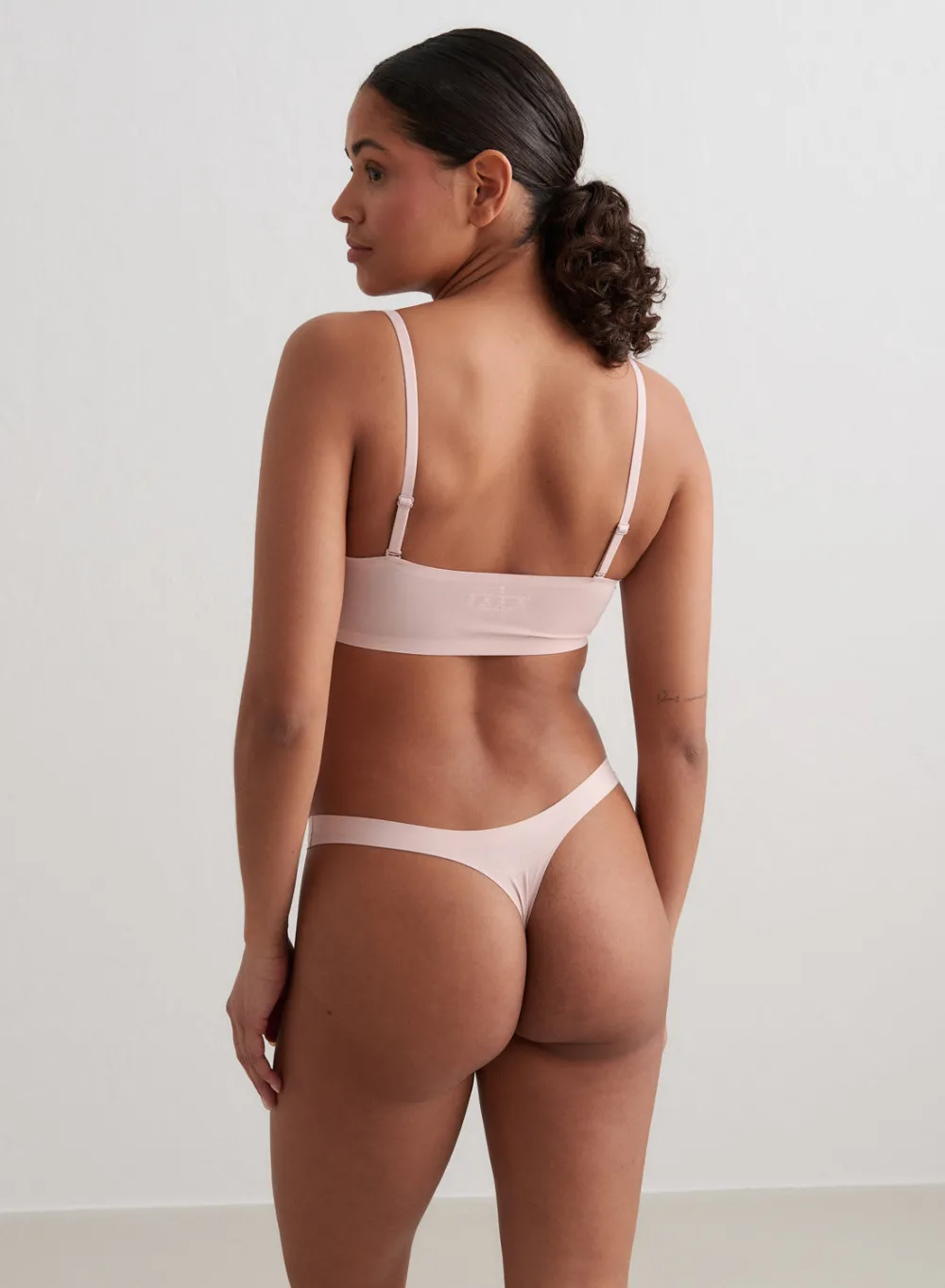 Truser^AIM’N Invisible Thong 3-pack Pale pink