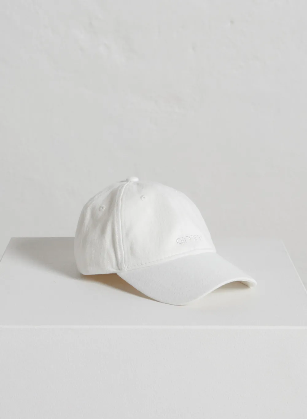 Caps^AIM’N Small Logo Cap White